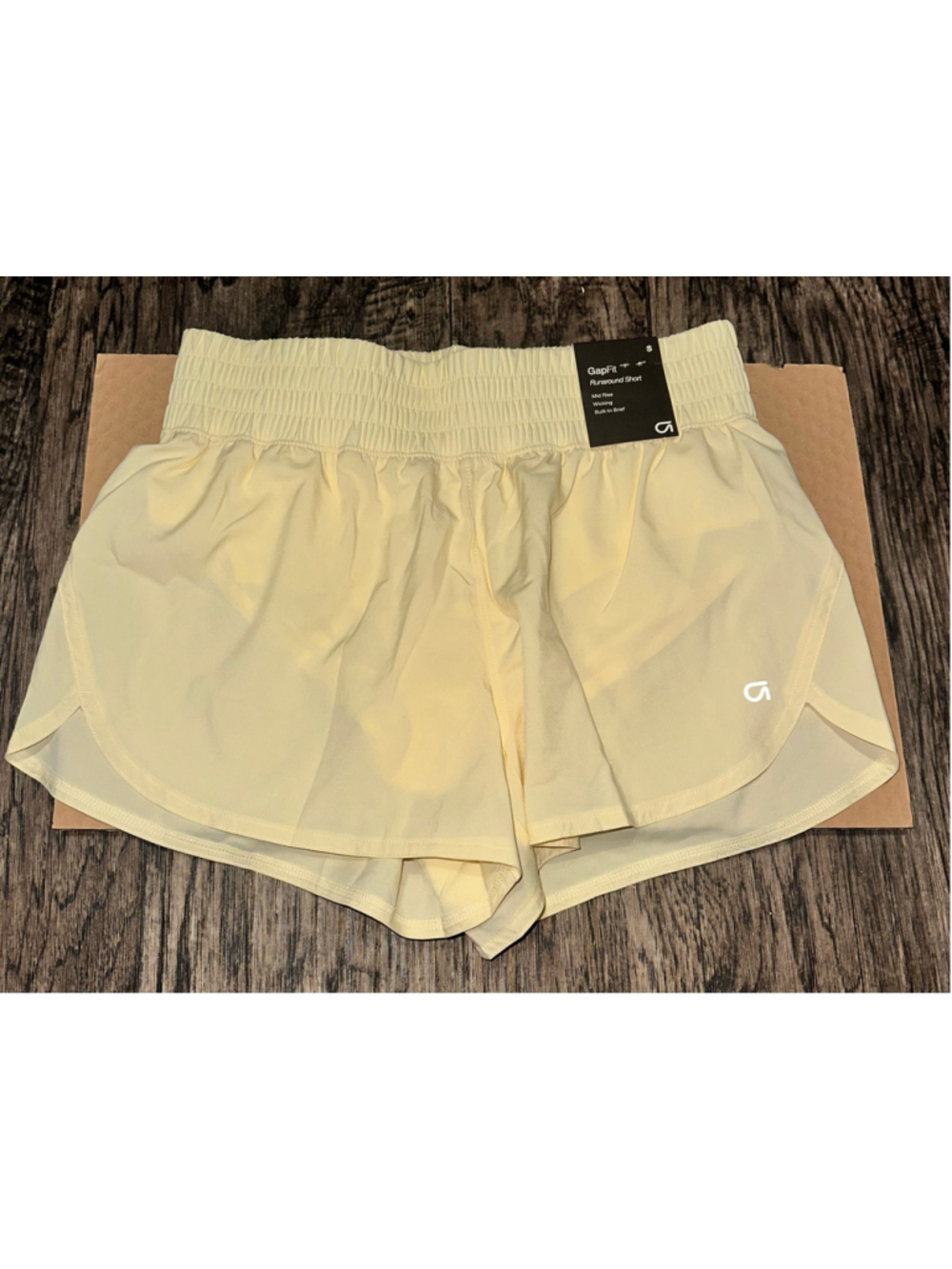 Women's GapFit Runaround Athletic Shorts Size S Yellow